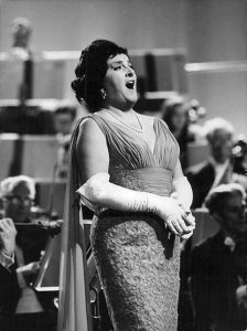 500px-Birgit-Nilsson-standing-and-singing-on-the-stage-391837722733